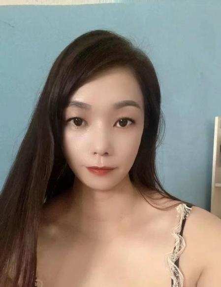 坪山巨乳少妇