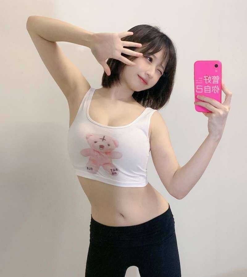 听话乖巧的小兔子
