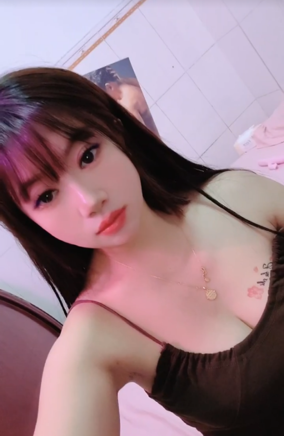 白云石井少妇