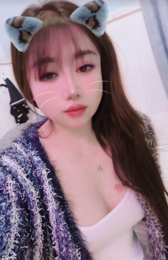 白云石井少妇