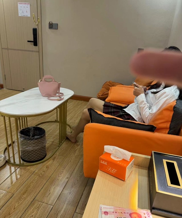 万达小茜验证贴