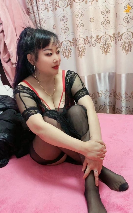 丰满的少妇姐姐