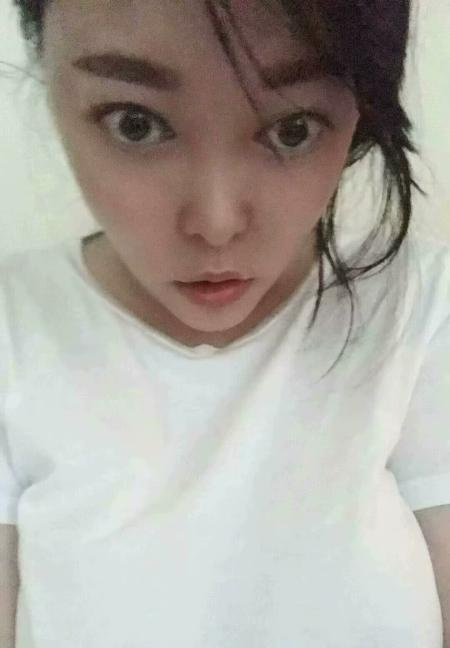 巨乳眼镜琪姑娘
