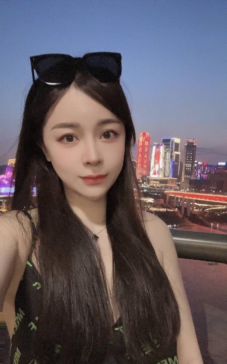 翘臀女友七七老师