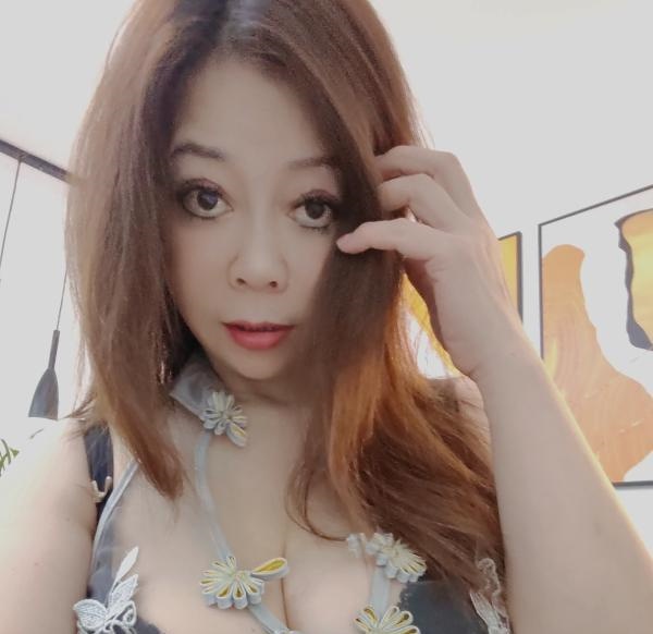 长宁巨乳熟女姐姐