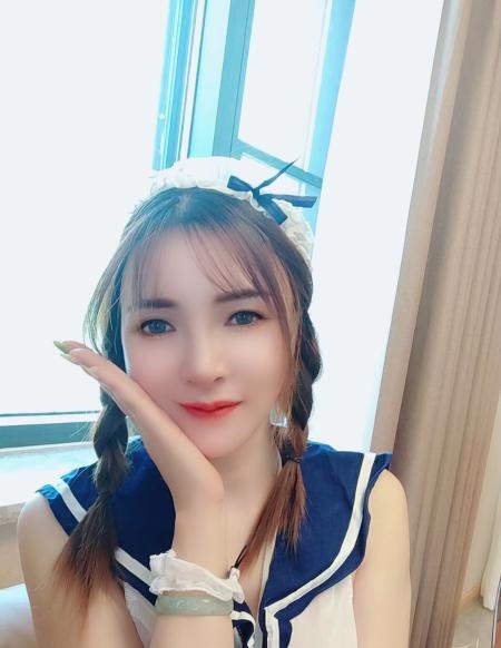 耐心小姐姐娜娜