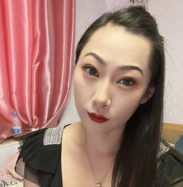 新区小姐姐