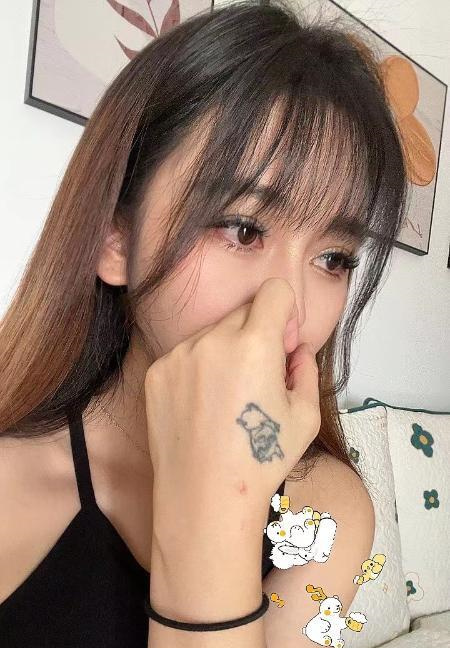 嫩妞笑笑