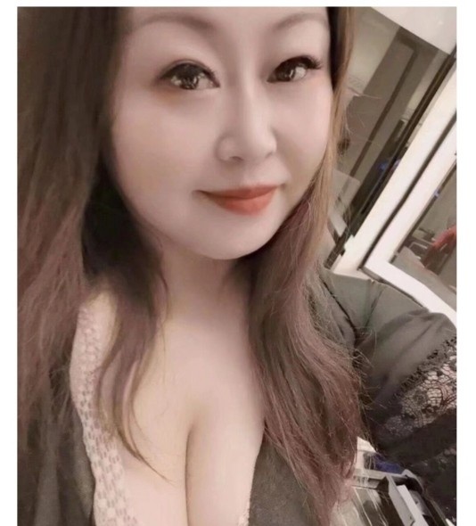 坦骚少妇
