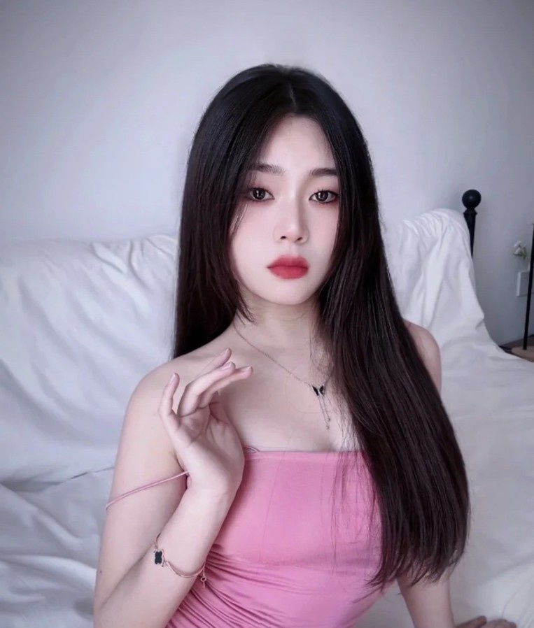 秦淮纯欲小姐姐