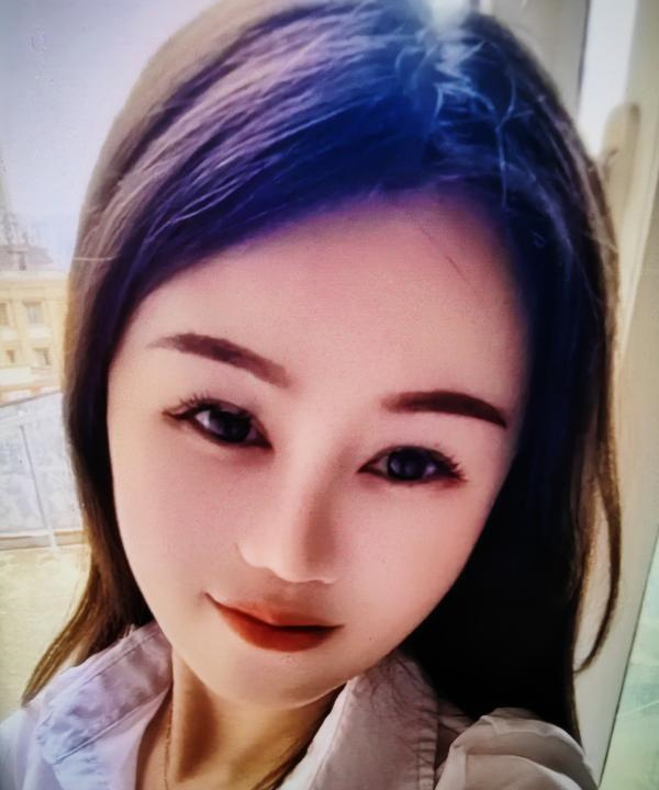 高挑美女明珠