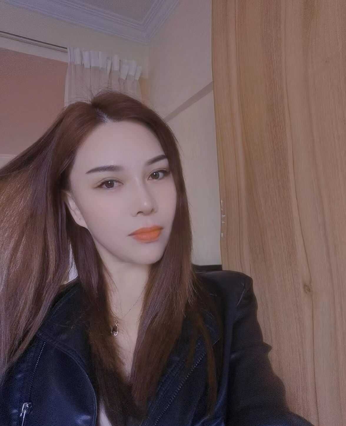 莲湖窈窕淑女