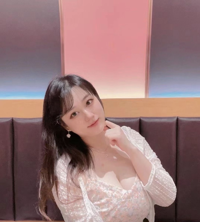 娇柔胸大妹