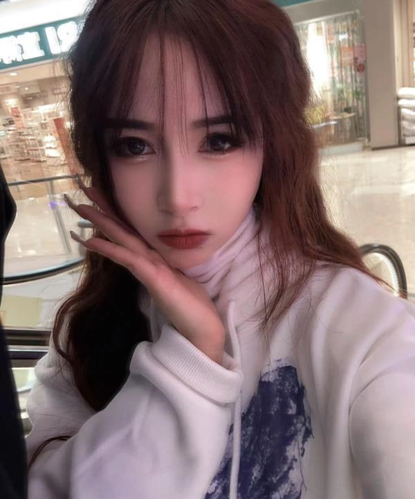 长腿丰满娃娃脸