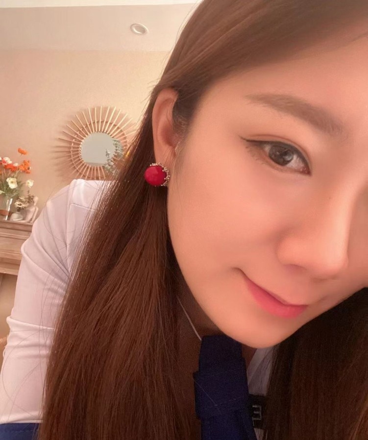 腿长 本人比照片好看