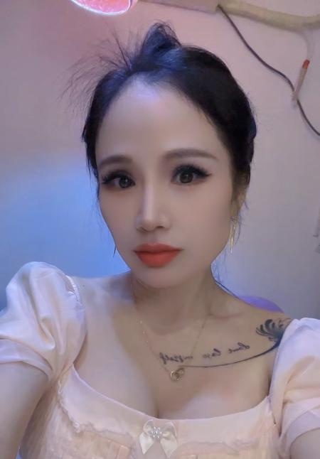 罗湖颜值大胸妹子