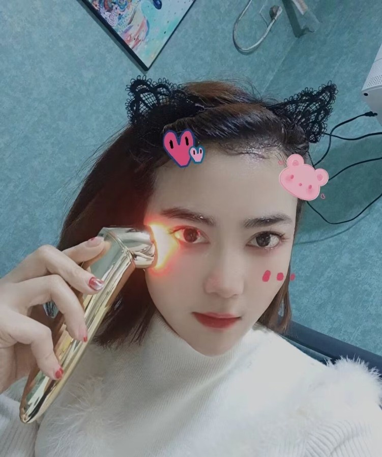秦淮漂亮小姐姐