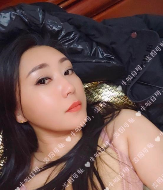 很有气质的轻熟女
