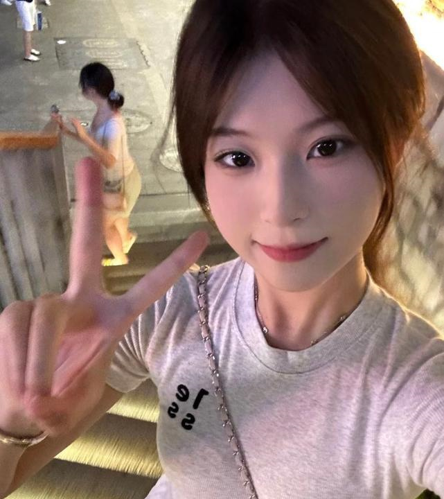 无锡制服服务美女