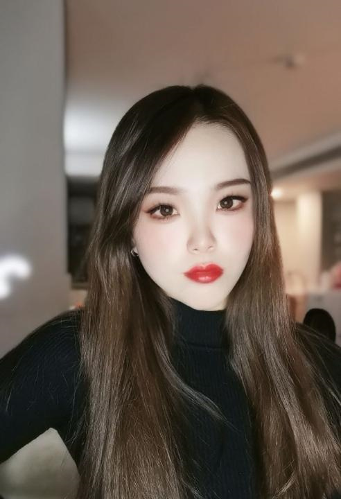 身材苗条风骚妹子