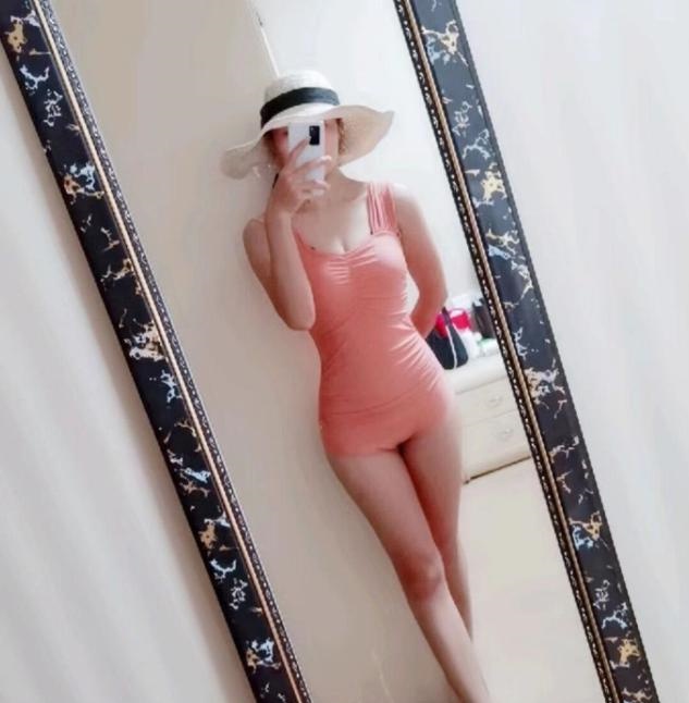 身材苗条风骚妹子