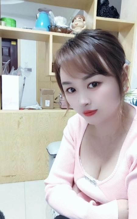 口活很爽的骚熟女