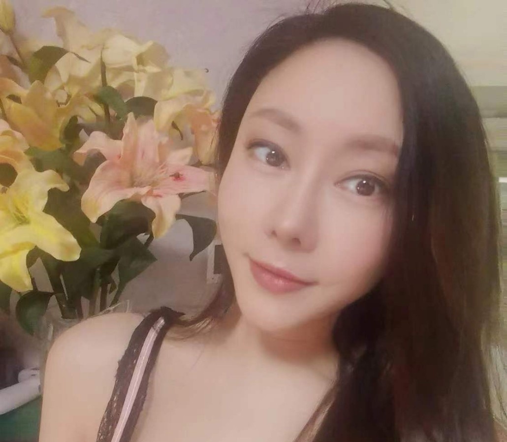大美妞小妖