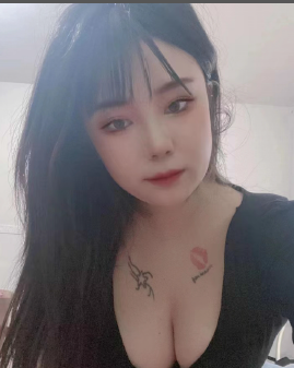 西湖火车站大熊女