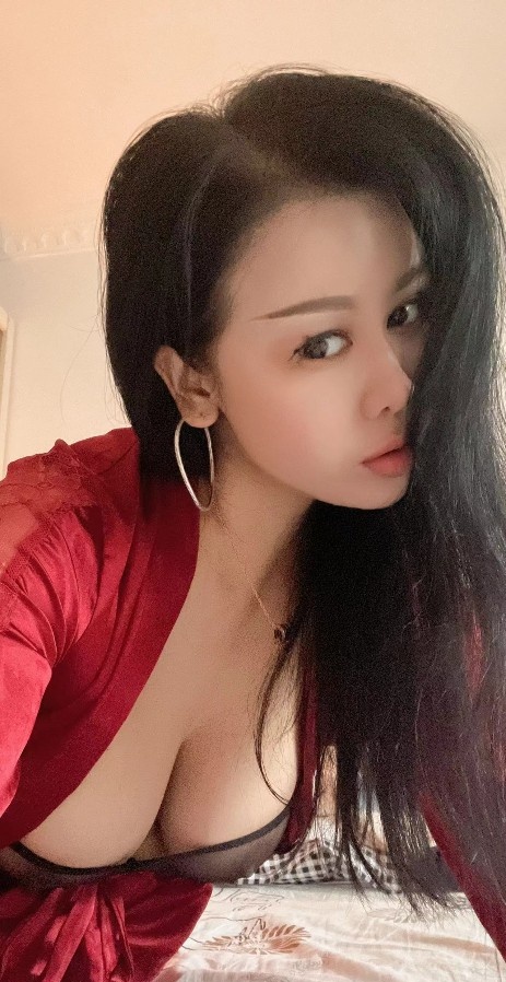 本土口含乳蛋熟女