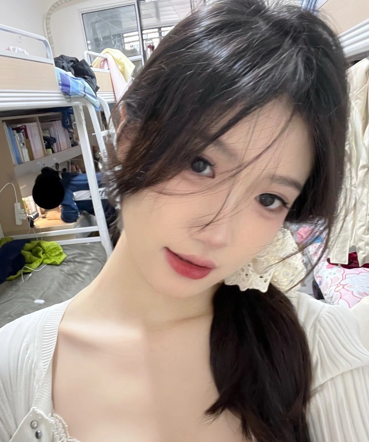 清甜性感小迷妹