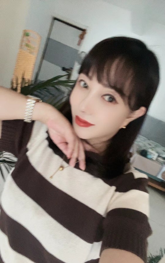 南通叠石桥《少妇》
