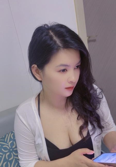 天河美乳林雨欣
