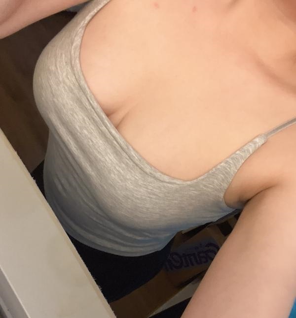 大胸虎牙妹文文