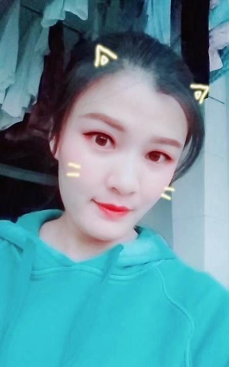 石榴庄小活新人 彤彤