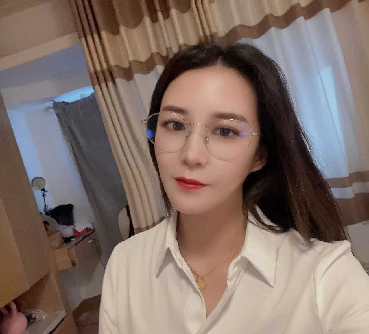 眼镜妹反差婊