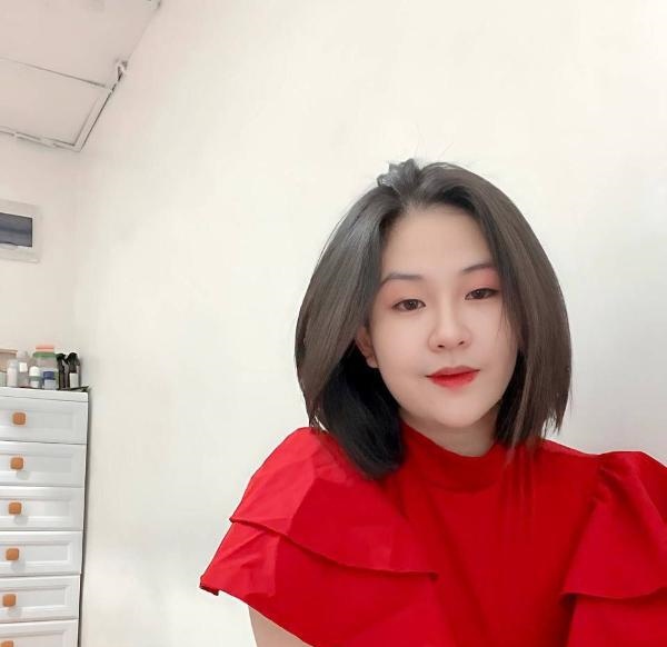 梅陇服务系笑笑