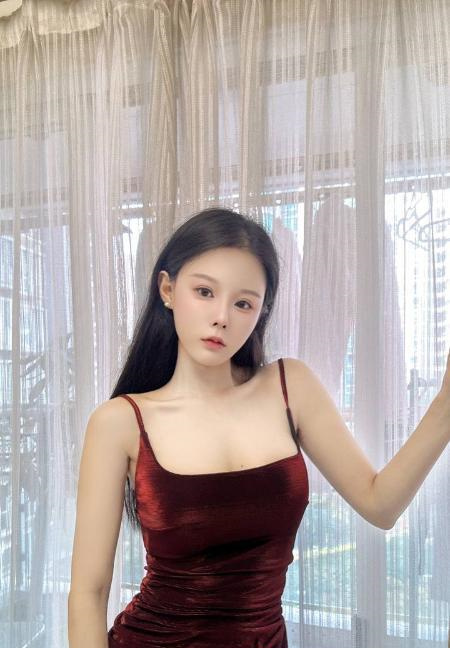 制服诱惑风骚馨儿