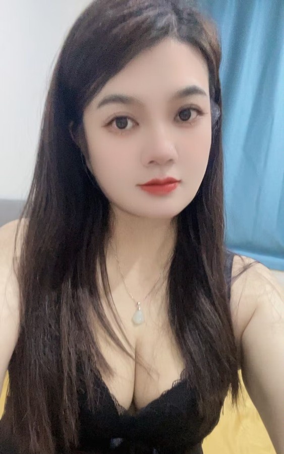 南山巨乳服务系小妤