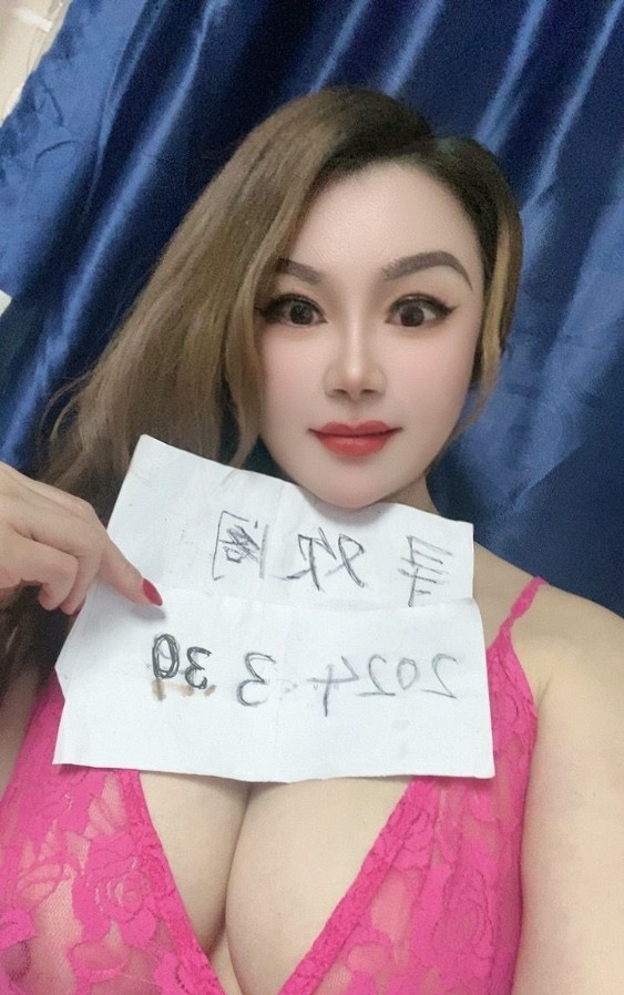波霸混血火玫瑰