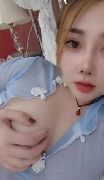 武汉大胸大屁股妞妞