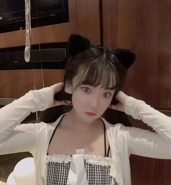 性感年轻西西