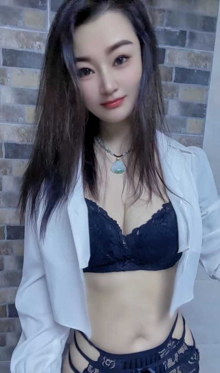 肤白体柔小姐姐