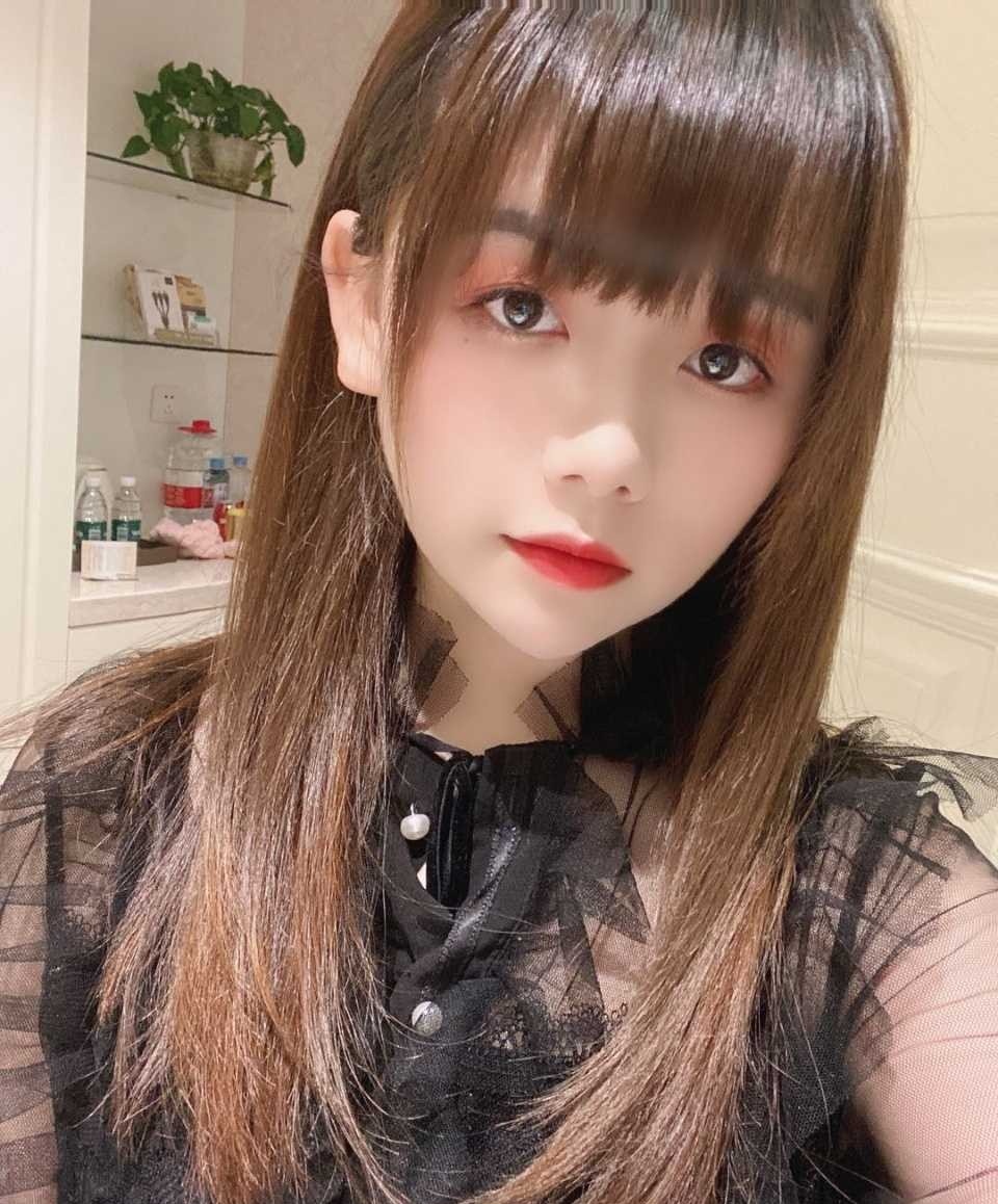 纯欲范00后小女生
