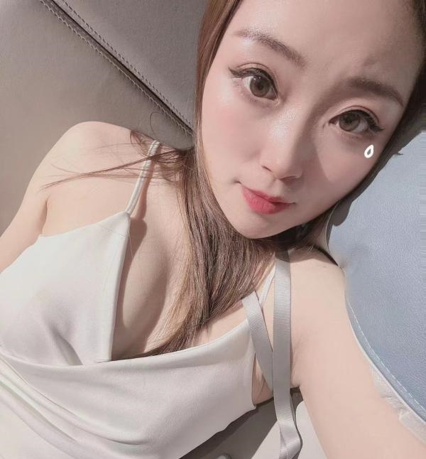 湖塘温柔软妹子