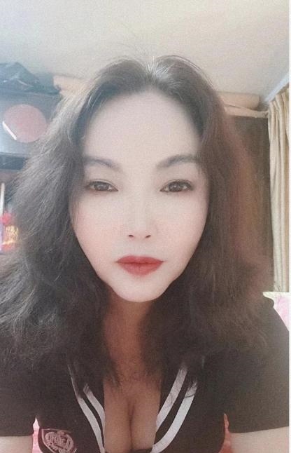 大屁股泄火熟女