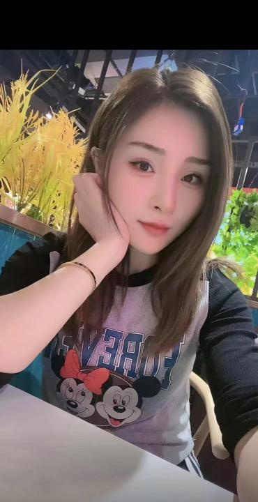 二七柔情美女