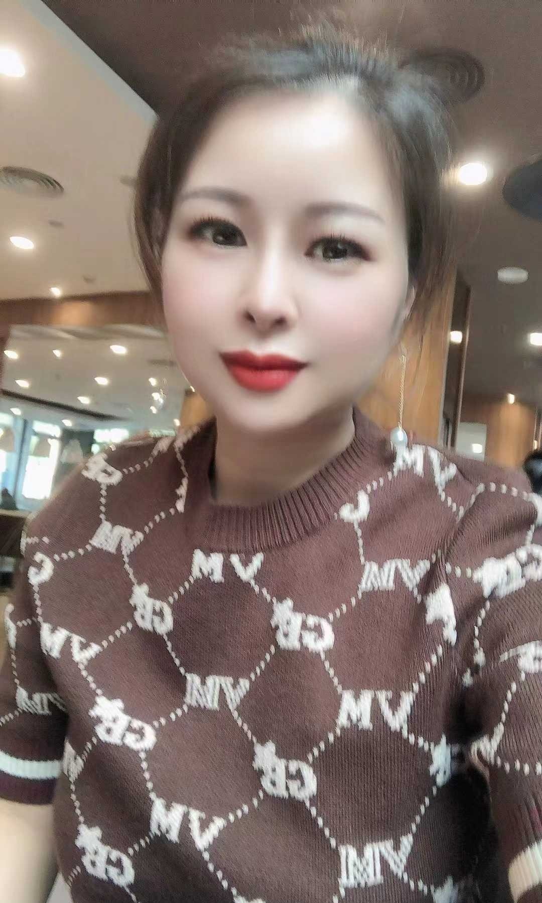 大胸妹子会所服务