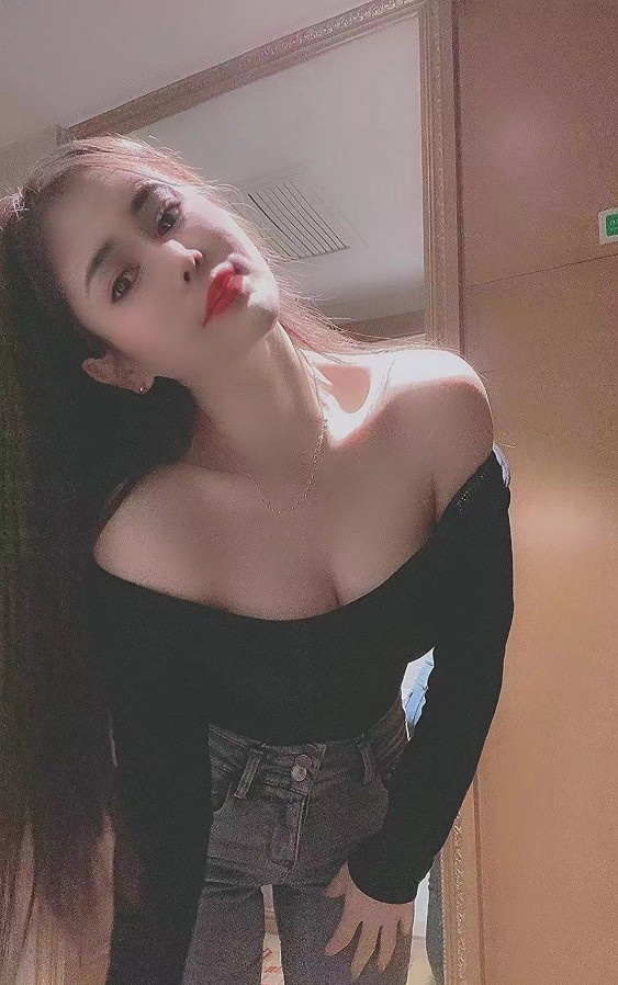 大胸美女