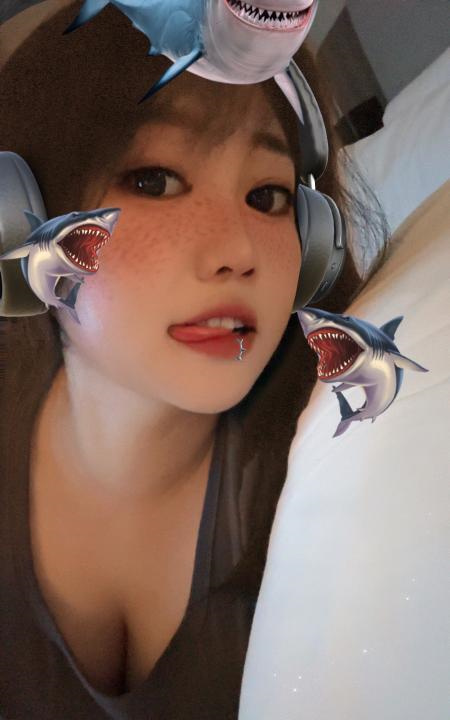 很可爱的微胖姑娘