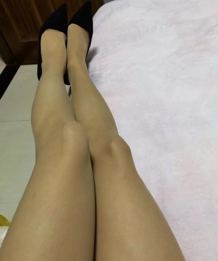 花牌坊地铁站少妇